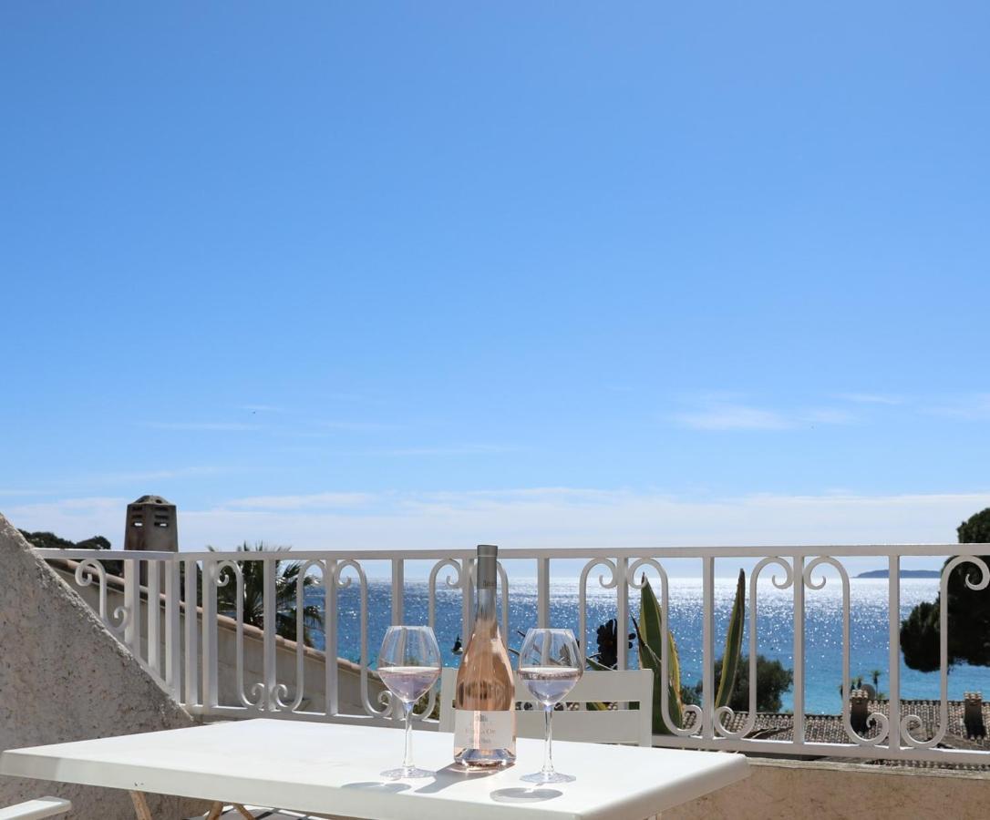 Hotel Les Alcyons Le Lavandou Exterior foto