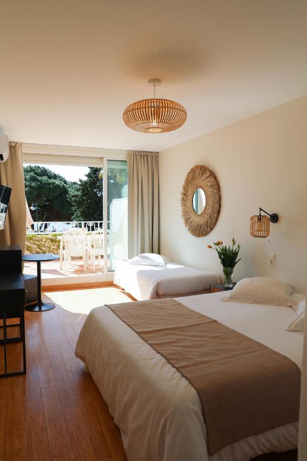 Hotel Les Alcyons Le Lavandou Exterior foto