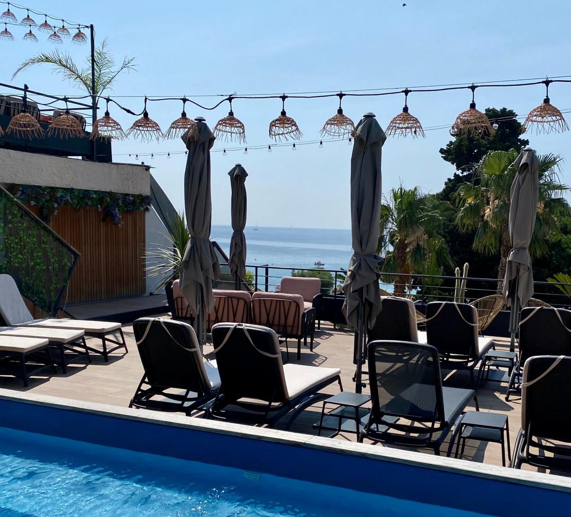 Hotel Les Alcyons Le Lavandou Exterior foto